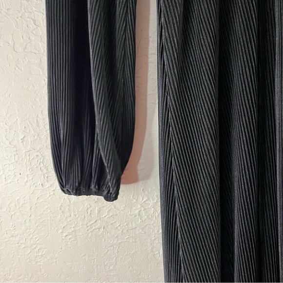 Baltic Born Venus Pleated V-Neck Long Sleeve Maxi Dress in Black - Picture 6 of 12